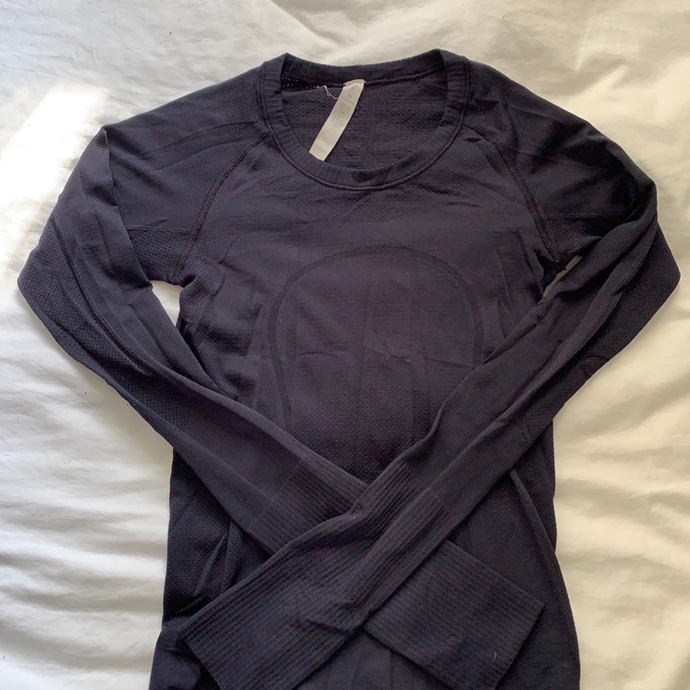 Lulu Lemon Long sleeve swiftly tech Navy Top